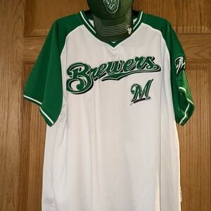 Green and White Milwaukee MLB Brewers Jersey with Cap